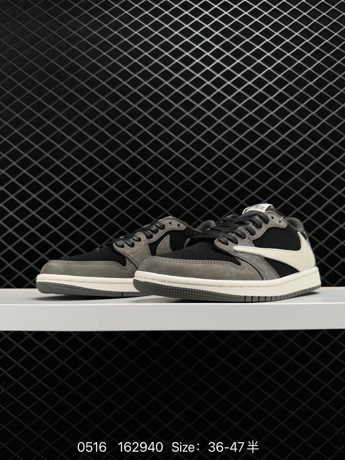 Travis Scott x Air Jordan 1 